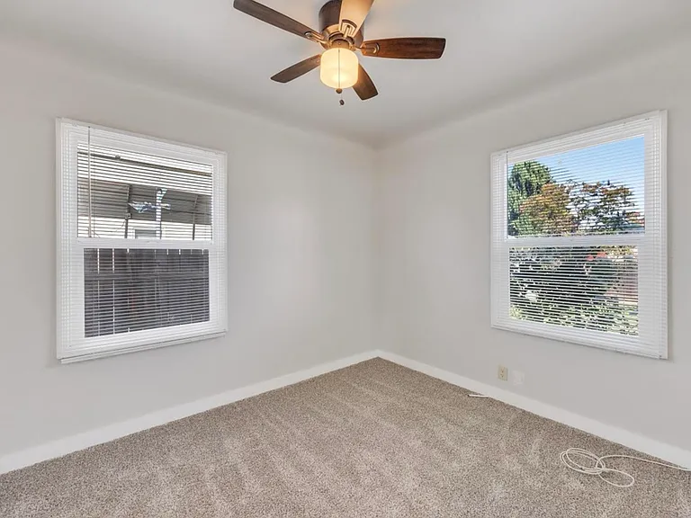 328 Birdwell St — Photo 14