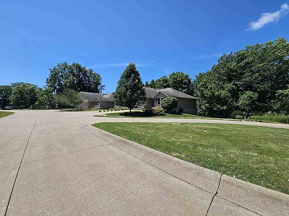 4th image of 574-632 3rd St