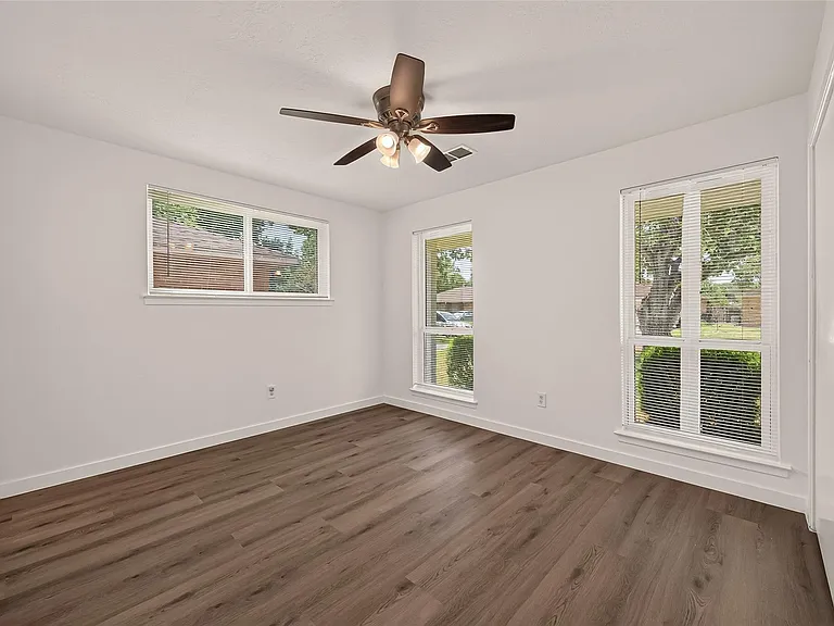 313 Stratmore Dr — Photo 20