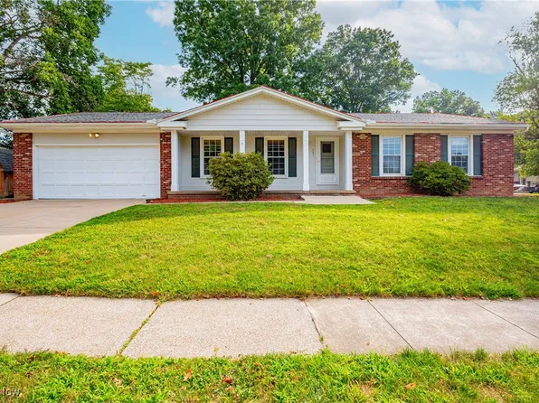 507 Green Meadow Dr, Tallmadge, OH 44278