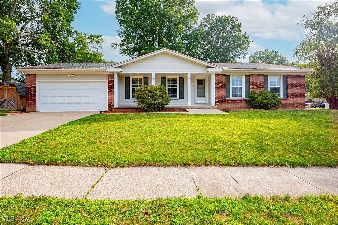 507 Green Meadow Dr photo 1