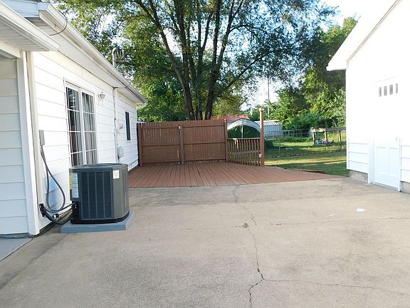 3rd image of 331 Arlington Ave