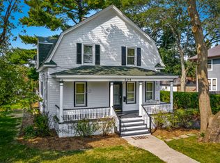 304 N Commonwealth Ave, Elgin, IL 60123