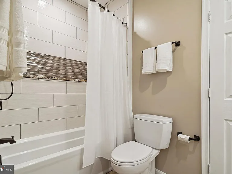 4139 Fountainside Ln #304 — Photo 5