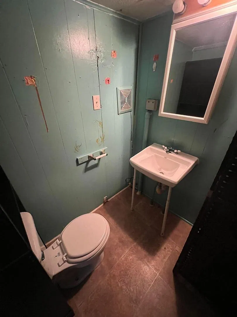 2014 Center — Photo 3