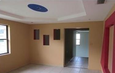 5th image of 2506 Hirsch Ave