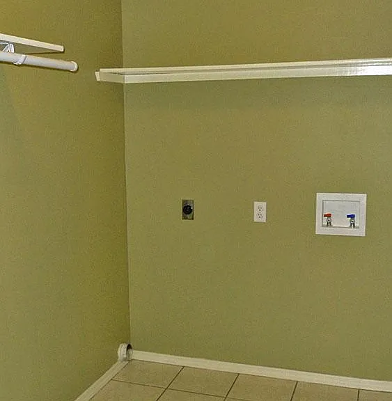 1702 Eastgate Cir — Photo 23