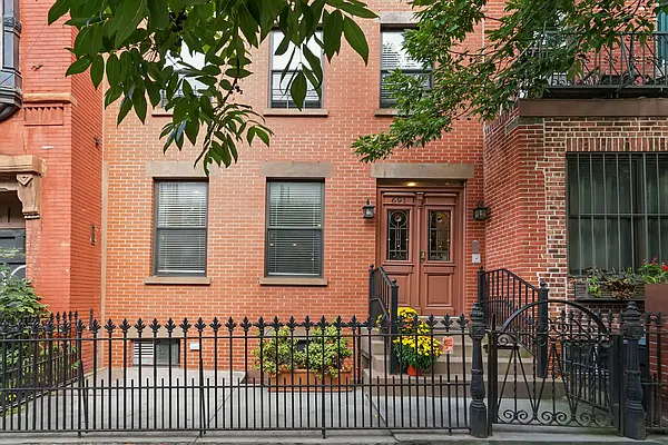Sold by Avenue Sotheby's International Realty | media 16