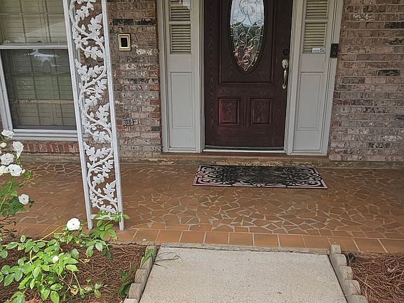4th image of 414 Arrowhead Dr