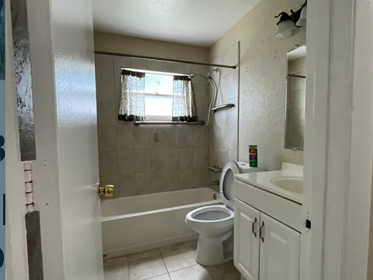 4671 SW 66th Ave #2 — Photo 6