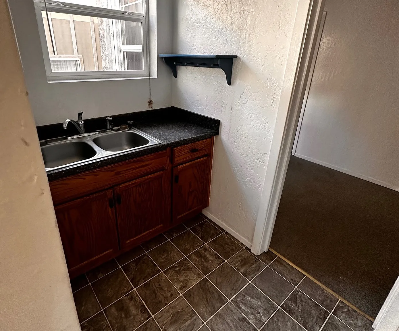 large, updated 3 bed 2 bath — Photo 4