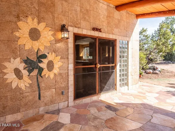 43276 N Hallelujah Ln, Seligman, AZ 86337