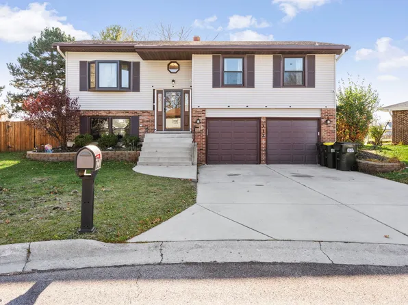 312 Dancing Water Ct, Carol Stream, IL 60188