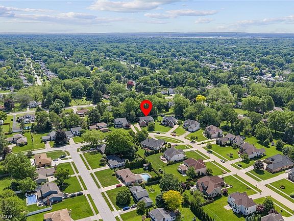 2nd image of 3119 Laura Ln