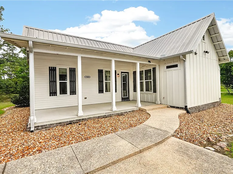 5440 Raymond Stotzer Pkwy — Photo 1