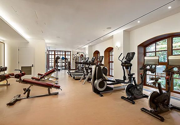 5th image of 100 Vandam St #8B