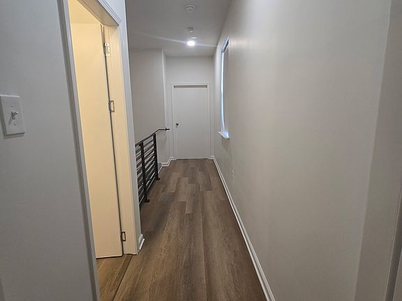 5th image of 1923 Eagle St