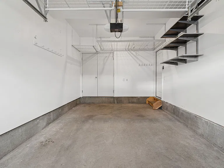 1050 Oak Cir — Photo 26