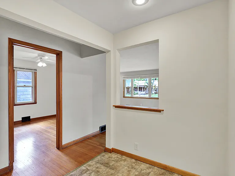 905 S Henderson St — Photo 6
