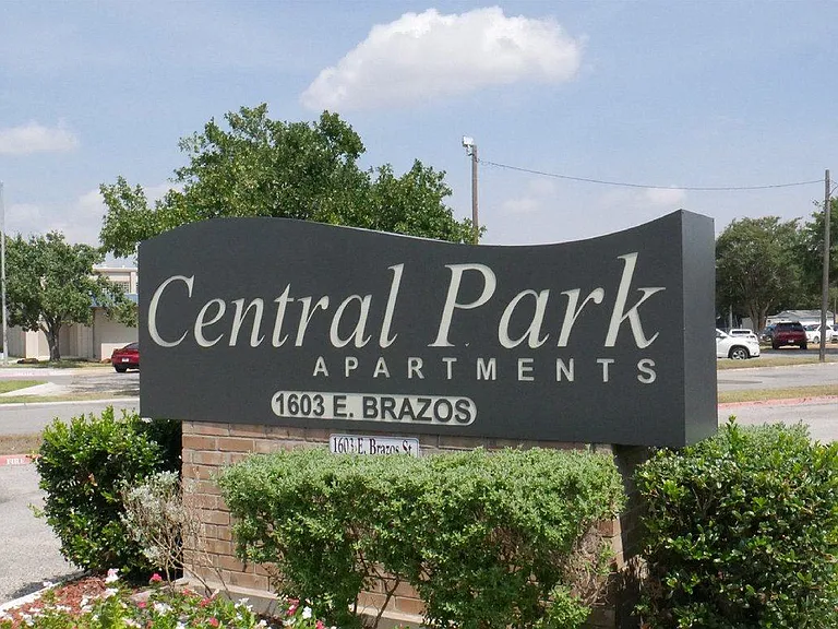 Central Park Apartments — Photo 11