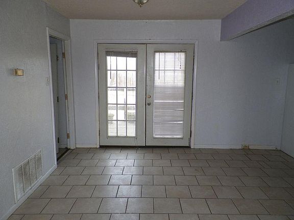 3rd image of 2127 NW Ozmun Ave
