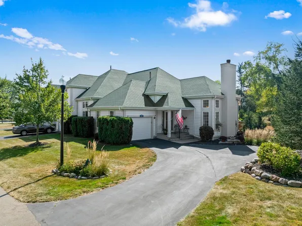 1742 Woodland CIRCLE #12-24, Lake Geneva, WI 53147
