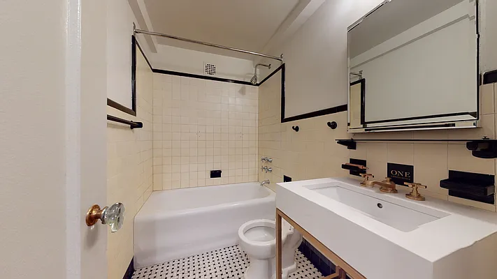 Rented by Bond New York | media 45