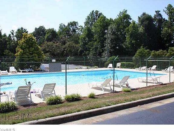 3rd image of 4606 Lawndale Dr Unit B