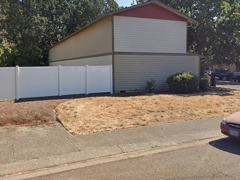 685 Manor Way — Photo 5
