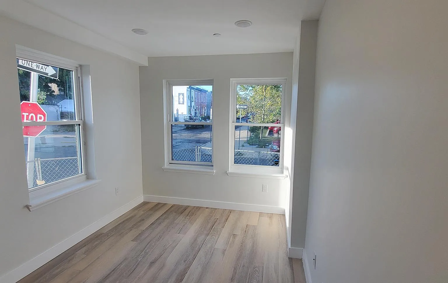 2 bed, 1200 sqft, $1,750 — Photo 2
