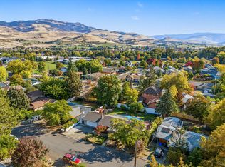 482 Drager St, Ashland, OR 97520