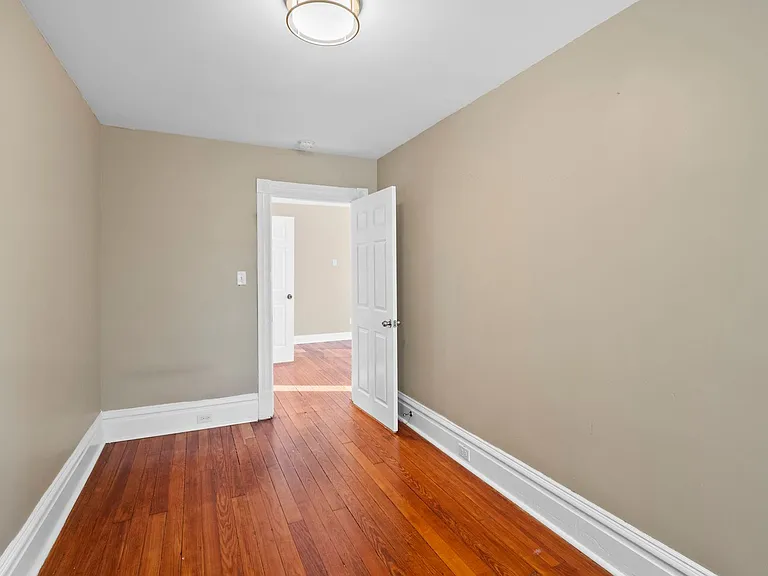 2137 Russell Blvd — Photo 43