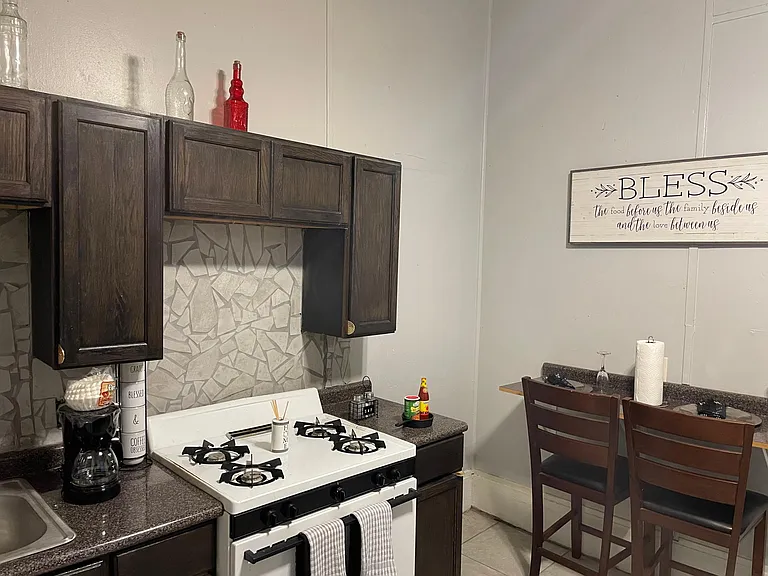 1-625 Saint Joseph Ave #1 — Photo 9