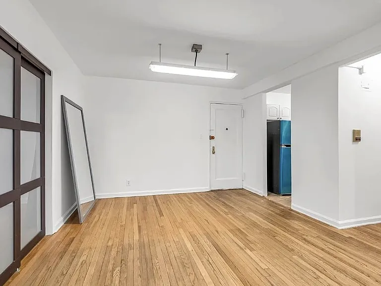 2080 Barnes Ave #4E — Photo 3