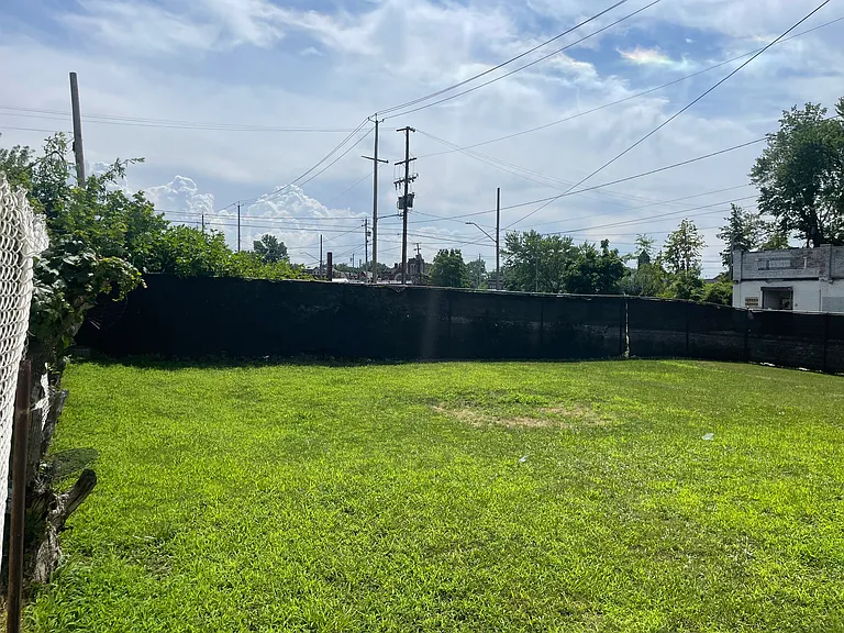 12500 Woodside Ave — Photo 38