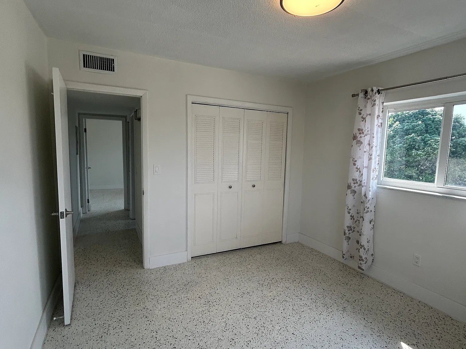 2 bed, 800 sqft, $2,200 — Photo 4