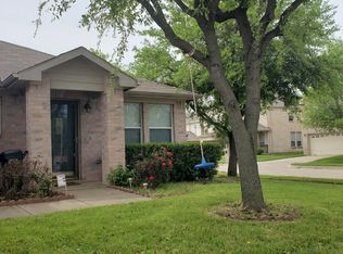 400 Angela Ln, Euless, TX 76039