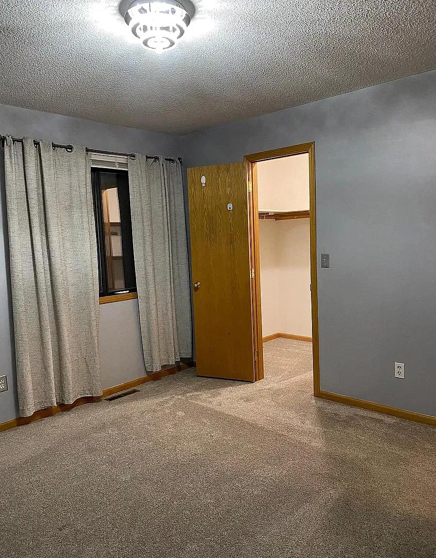 109D South Dr — Photo 2