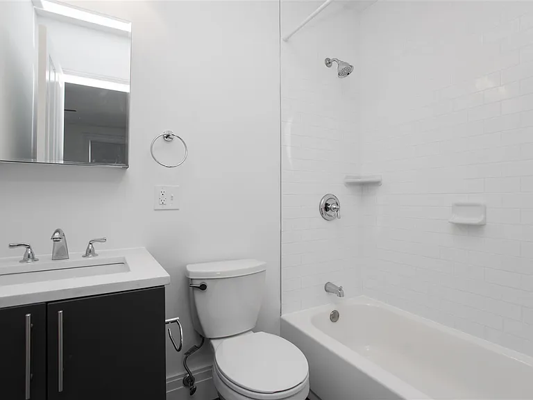 76 Bowers St #3 — Photo 12