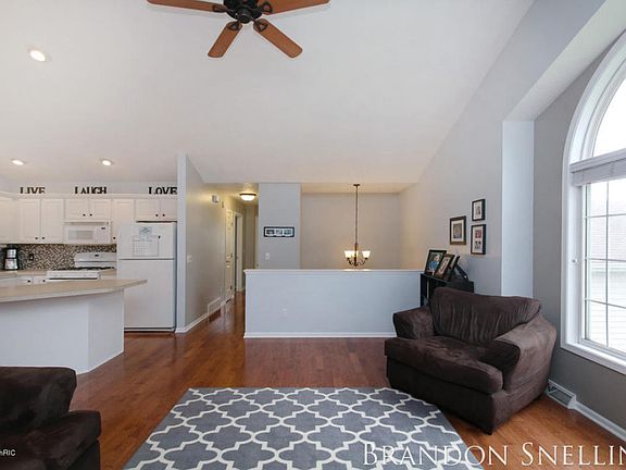 5th image of 1261 Scott Creek Dr NE
