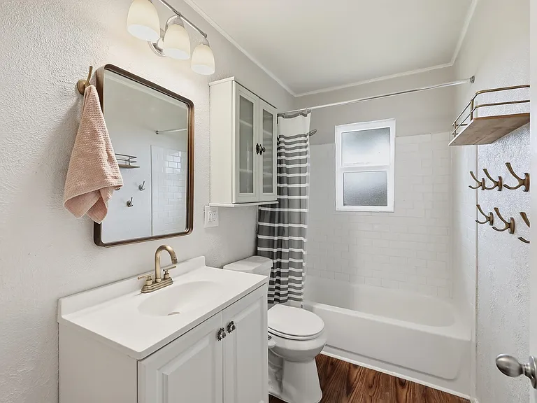116 Janet St — Photo 14