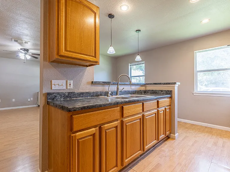 3727 Aragon Dr — Photo 10