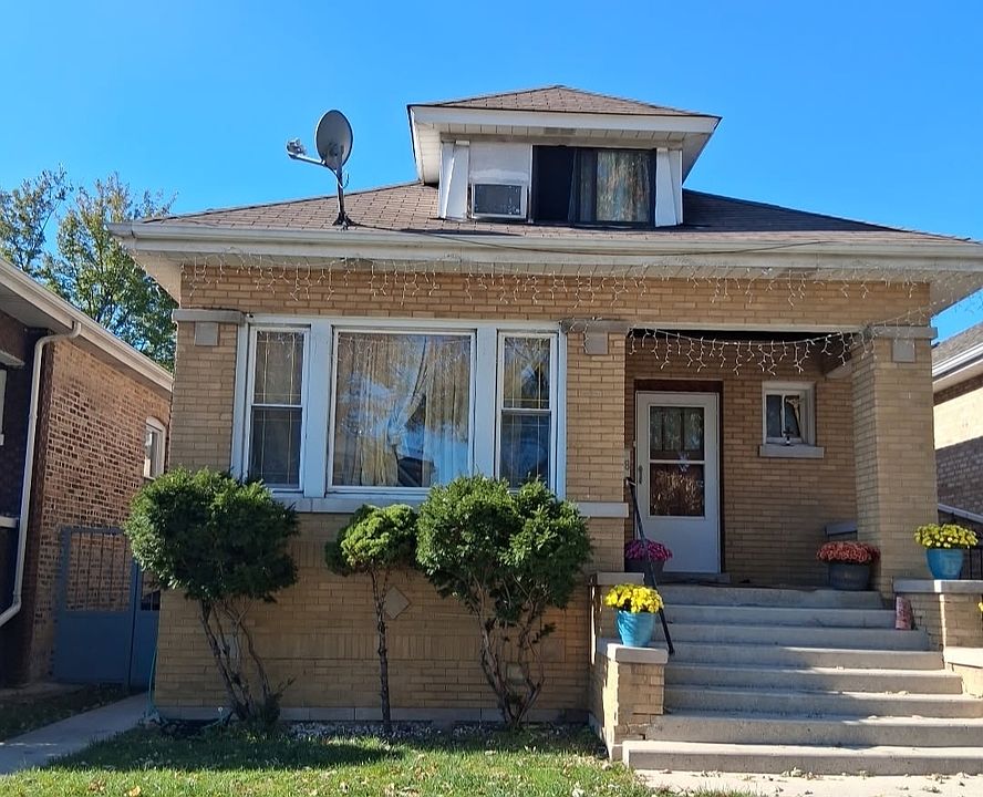 2nd image of 5828 S California Ave