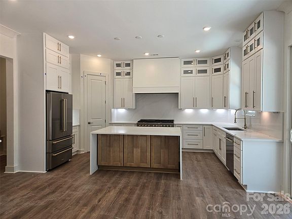 5th image of 326 Point Carpenter Rd
