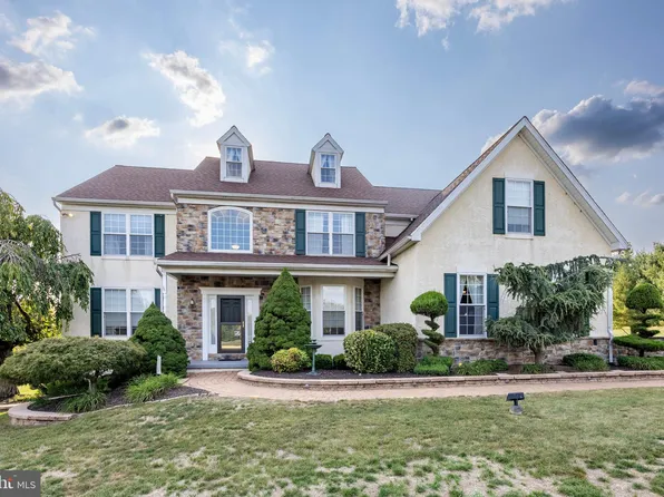 67 Valley Brook Rd, Boyertown, PA 19512