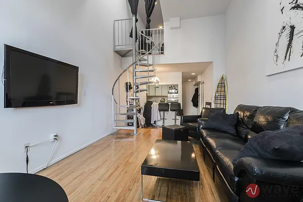 Rented by Wave Real Estate Group | media 2