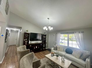 2910 Via Vizcaya, Lake Worth, FL 33461