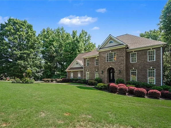 952 Ardmore Trl, Hoschton, GA 30548