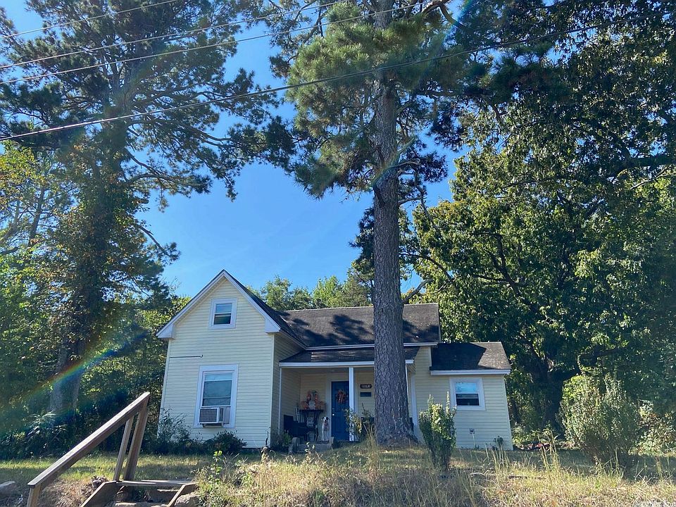 1st image of 1103 Mena St