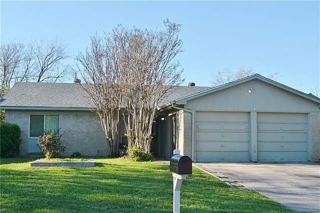 1st image of 400 Fox Dr
